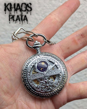 Cargar imagen en el visor de la galería, Reloj Khaos de mano 3
