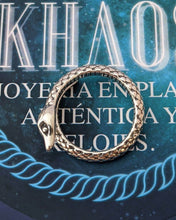 Cargar imagen en el visor de la galería, Anillo serpiente ajustable

