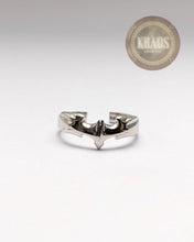 Cargar imagen en el visor de la galería, Anillo batman ajustable
