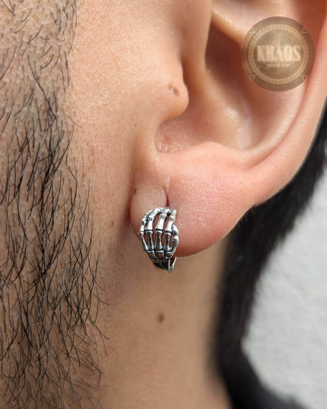 Aros argolla mano calavera par