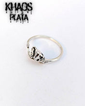 Cargar imagen en el visor de la galería, Anillo rosa calavera ajustable
