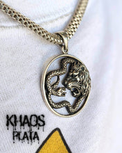 Cargar imagen en el visor de la galería, León y Serpiente
