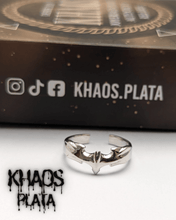 Cargar imagen en el visor de la galería, Anillo batman ajustable
