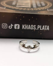 Cargar imagen en el visor de la galería, Anillo batman ajustable
