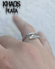 Cargar imagen en el visor de la galería, Anillo serpiente ajustable
