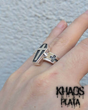 Cargar imagen en el visor de la galería, Anillo ataúd
