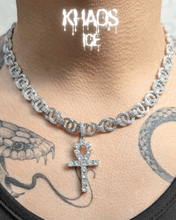 Cargar imagen en el visor de la galería, Colgante ankh zirconia cubica
