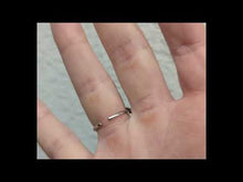 Cargar y reproducir el video en el visor de la galería, Anillo ojo demonio ajustable
