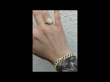 Cargar y reproducir el video en el visor de la galería, Brazalete moissanita cubana acabado en oro 18k
