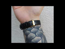 Cargar y reproducir el video en el visor de la galería, Reloj Dalí broche clásico
