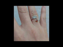 Cargar y reproducir el video en el visor de la galería, Anillo mano corazón ajustable
