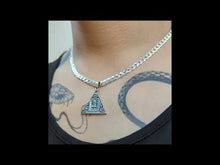 Cargar y reproducir el video en el visor de la galería, Illuminati
