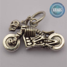 Cargar imagen en el visor de la galería, Colgante calavera moto
