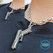 Cargar imagen en el visor de la galería, Colgante pistola glock
