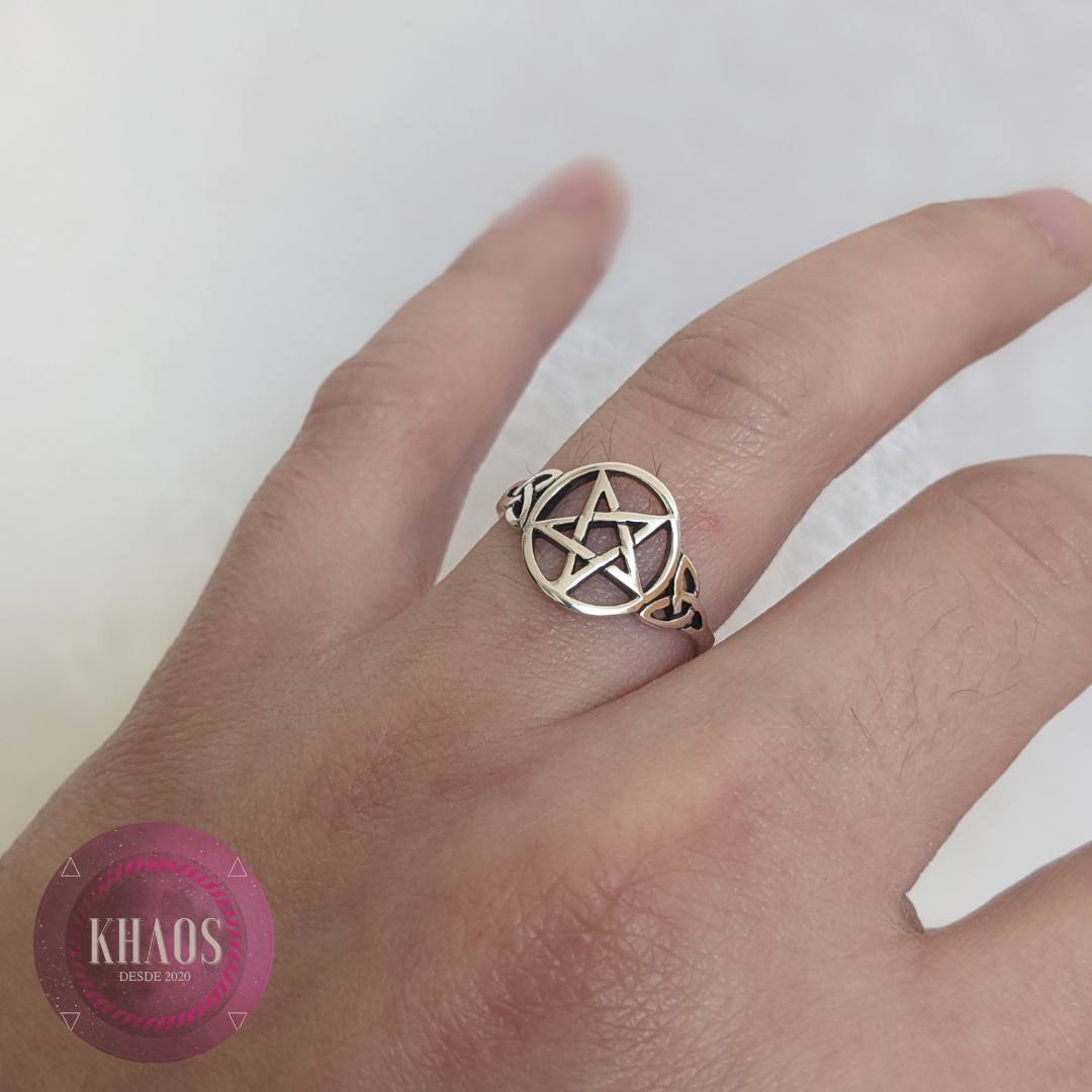Anillo estrella y triqueta