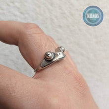 Cargar imagen en el visor de la galería, Anillo rana ajustable

