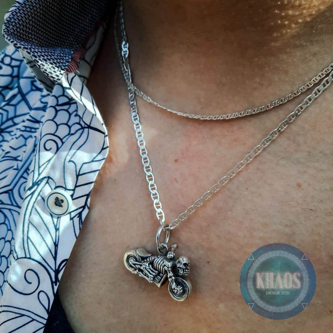 Colgante calavera moto