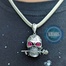 Cargar imagen en el visor de la galería, Colgante calavera 3
